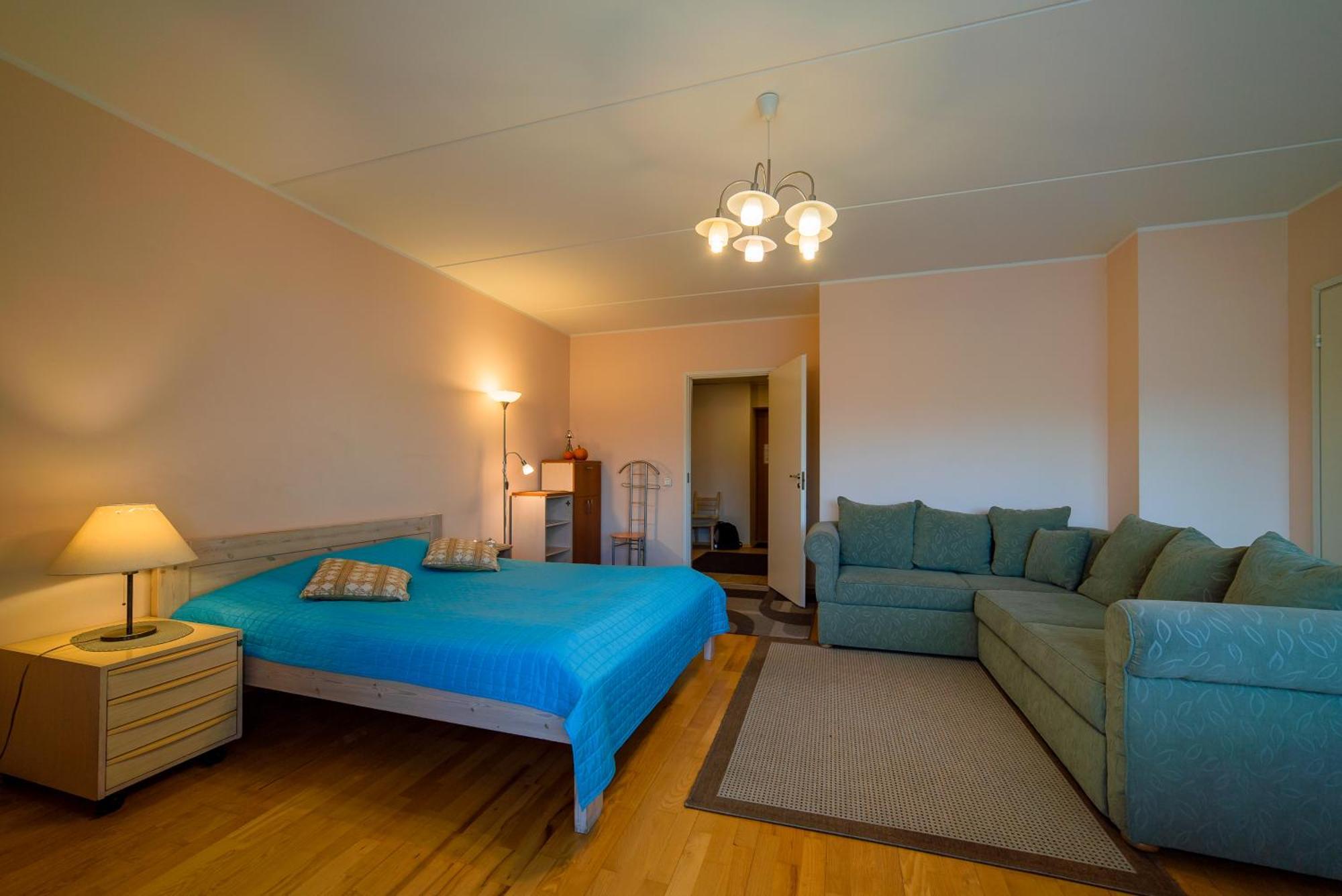 Romeo Family Kaarli Apartment ทาลลินน์ ภายนอก รูปภาพ