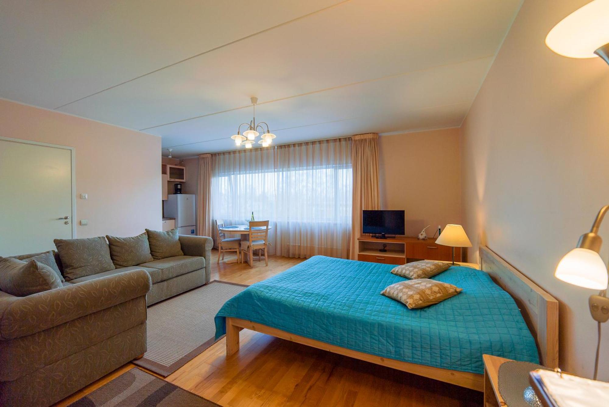 Romeo Family Kaarli Apartment ทาลลินน์ ภายนอก รูปภาพ